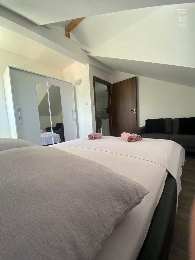 Guesthouse Ruza Sobra Apartments In The Attic Of The House Εξωτερικό φωτογραφία