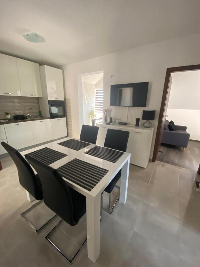 Guesthouse Ruza Sobra Apartments In The Attic Of The House Εξωτερικό φωτογραφία