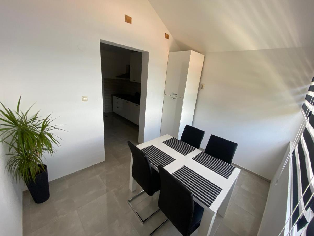 Guesthouse Ruza Sobra Apartments In The Attic Of The House Εξωτερικό φωτογραφία