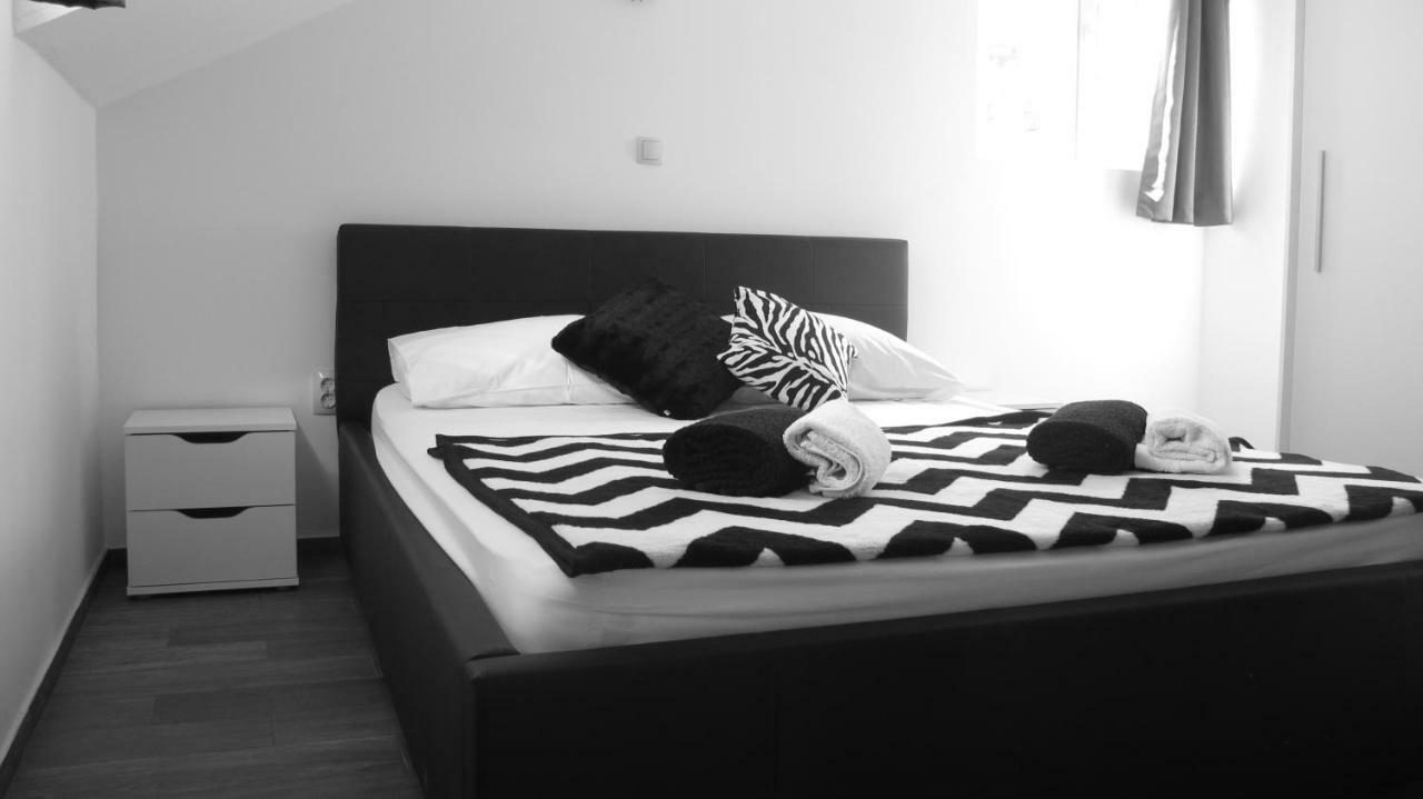 Guesthouse Ruza Sobra Apartments In The Attic Of The House Εξωτερικό φωτογραφία