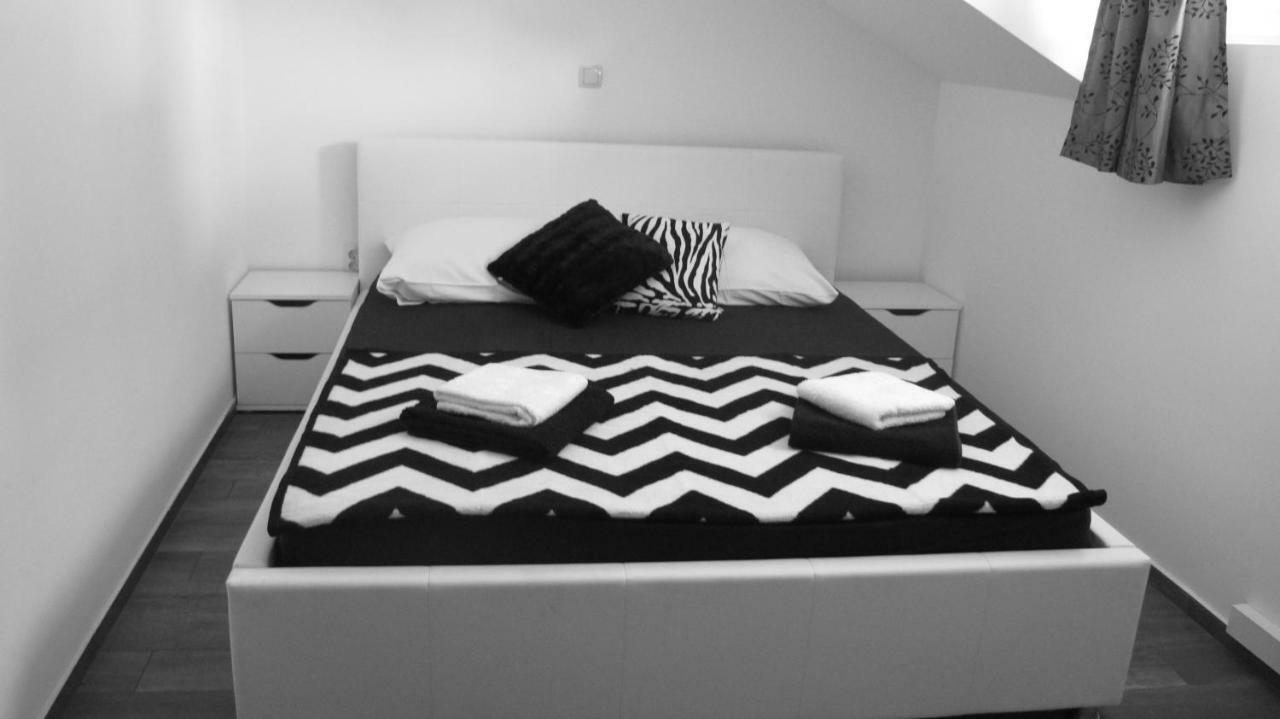 Guesthouse Ruza Sobra Apartments In The Attic Of The House Εξωτερικό φωτογραφία