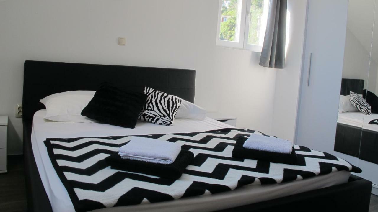 Guesthouse Ruza Sobra Apartments In The Attic Of The House Εξωτερικό φωτογραφία