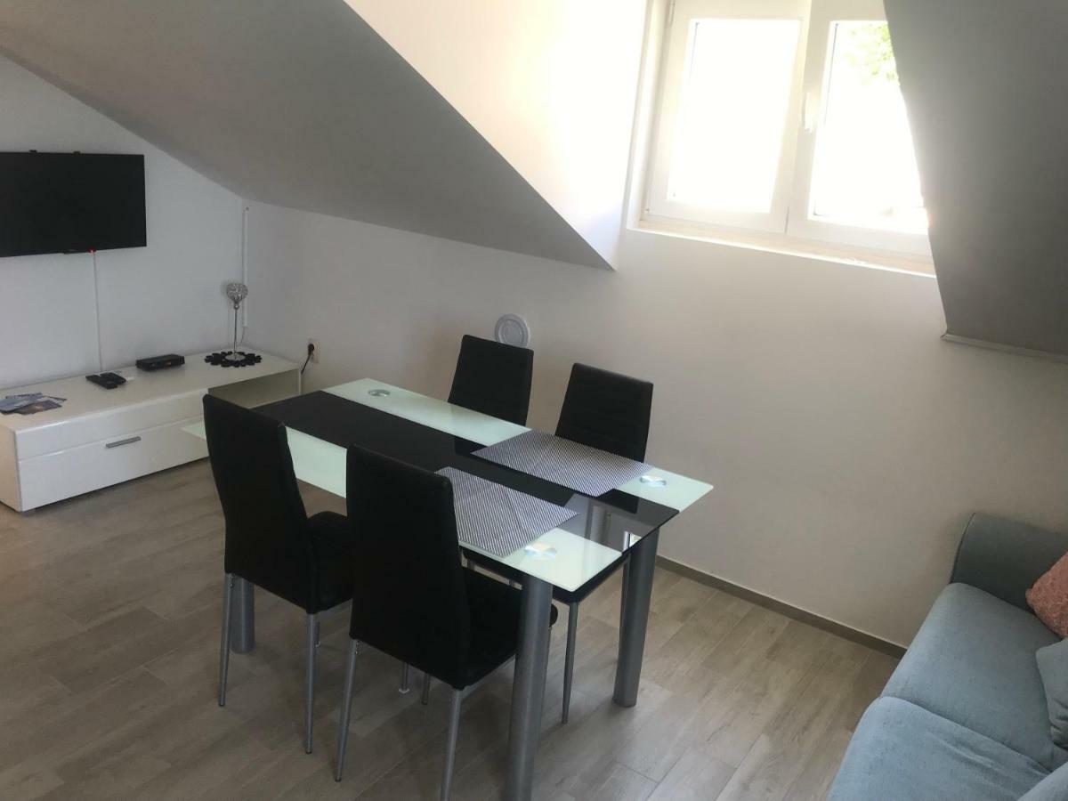 Guesthouse Ruza Sobra Apartments In The Attic Of The House Εξωτερικό φωτογραφία