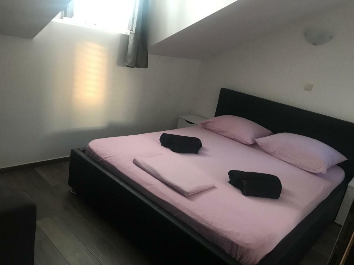 Guesthouse Ruza Sobra Apartments In The Attic Of The House Εξωτερικό φωτογραφία